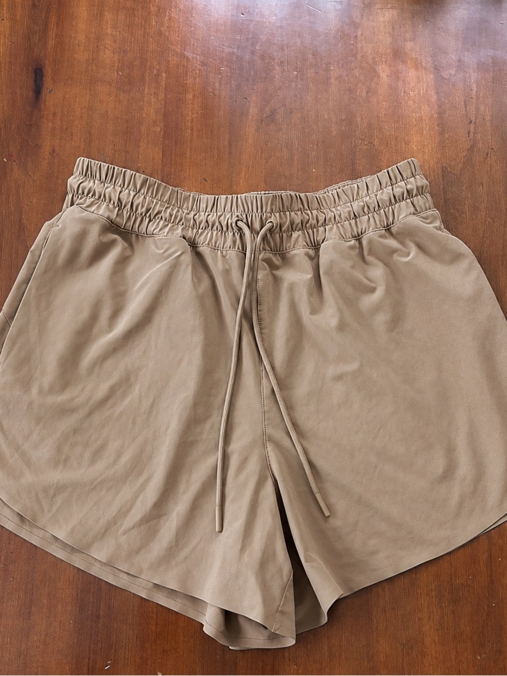 Athleta Featherweight Stretch Shorts Women’s Small Petite S/P Big Sur Brown